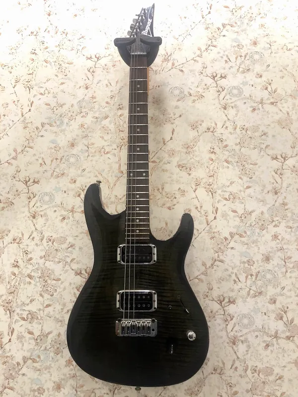 Ibanez SA220FM